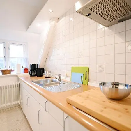Apartment Hus Suennschien Wrixum
